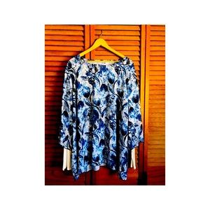 NWOT Massey’s White + Blue Abstract Floral Top